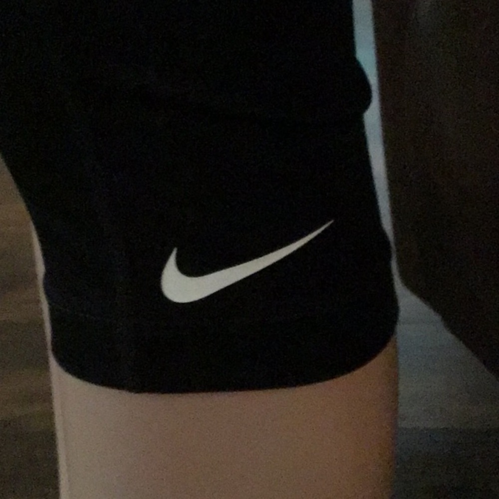 Nike - Picture 2 of 4